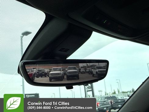 Used 2021 GMC Yukon XL Denali w/ Advanced Technology Package AWD/4WD image 18