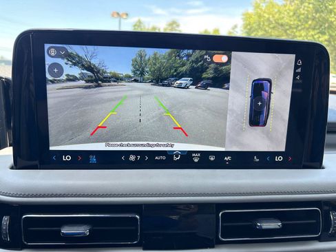 Used 2025 Lincoln Aviator 2WD image 26