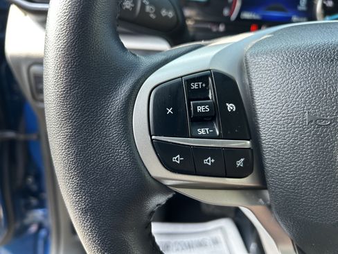 Used 2023 Ford Explorer XLT w/ Equipment Group 202A AWD/4WD image 26