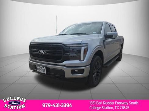 Used 2025 Ford F150 Lariat w/ Equipment Group 501A Mid AWD/4WD image 3
