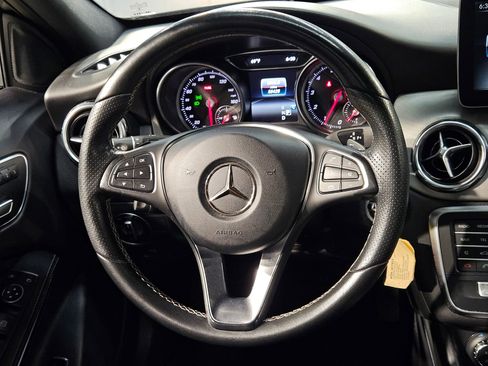 Used 2018 Mercedes-Benz GLA 250 image 27