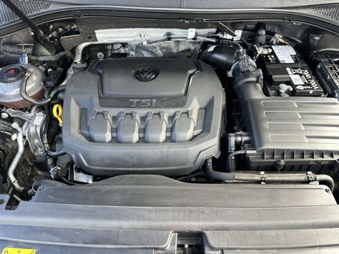 Used 2024 Volkswagen Tiguan SE image 10