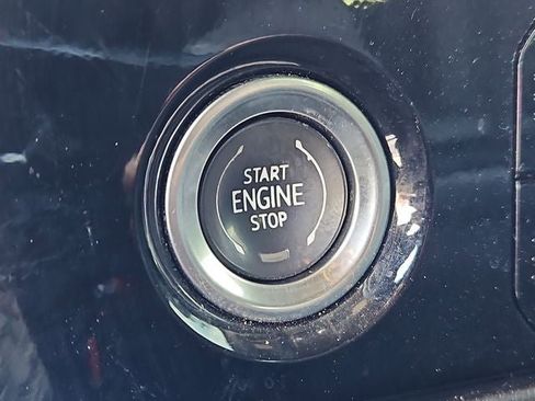 Used 2022 Chevrolet Silverado 1500 LT image 24