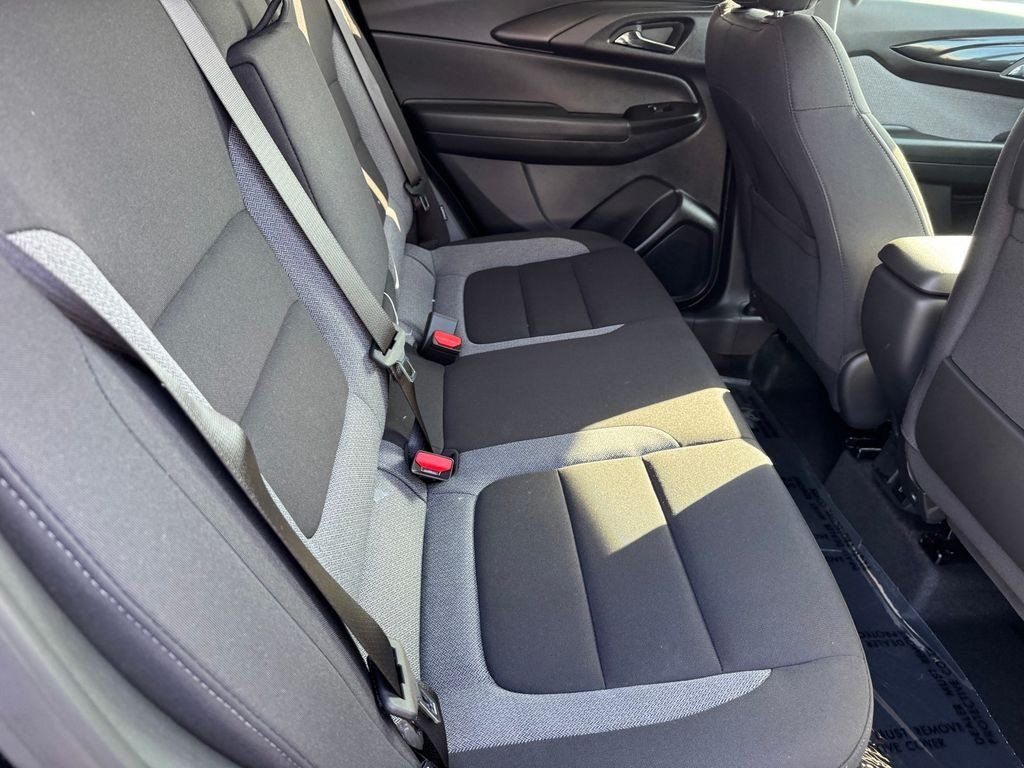 New 2026 Chevrolet TrailBlazer LT w/ Convenience Package FWD image 11