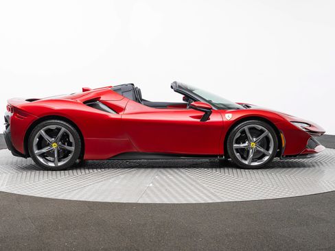 Used 2024 Ferrari SF90 Spider AWD/4WD image 9