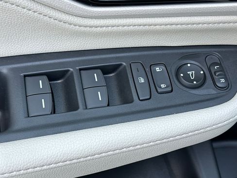 New 2026 Honda Odyssey Touring image 11
