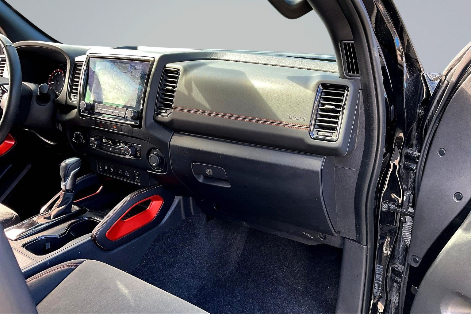 Used 2022 Nissan Frontier PRO-4X AWD/4WD image 24