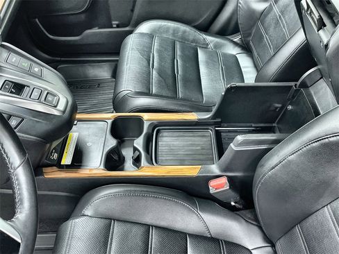 Used 2020 Honda CR-V Touring image 17