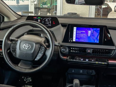 Used 2024 Toyota Prius Prime FWD image 12
