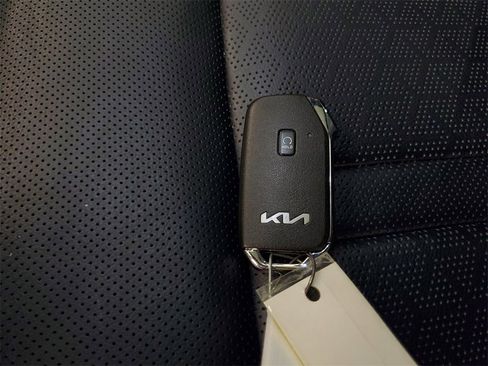 Used 2022 Kia Sorento SX Prestige w/ Panoramic Sunroof Package image 27