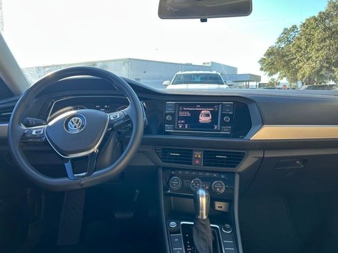 Used 2019 Volkswagen Jetta SE image 43
