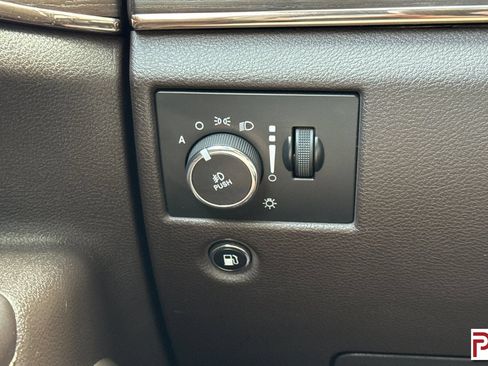 Used 2014 Jeep Grand Cherokee Summit AWD/4WD image 33