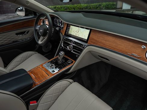 Certified 2024 Bentley Flying Spur W12 image 2