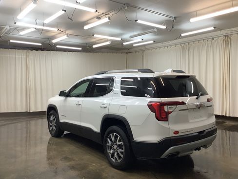 Used 2023 GMC Acadia SLT w/ Technology Package AWD/4WD image 9
