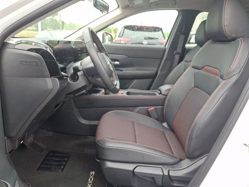 Certified 2025 Nissan Kicks SR AWD/4WD image 12
