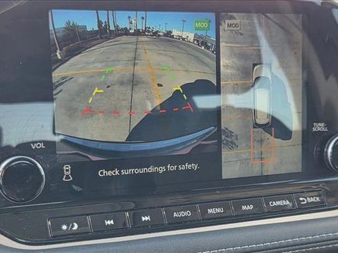 Used 2023 Nissan Rogue SL w/ SL Premium Package image 13