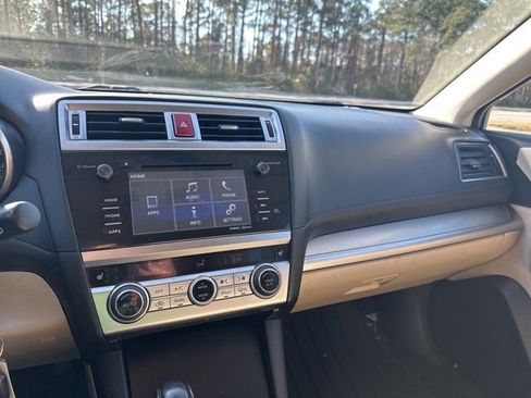 Used 2017 Subaru Outback 2.5i Premium image 14