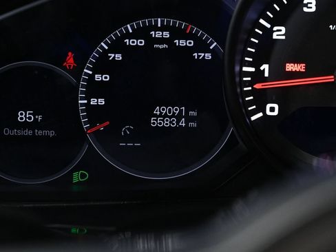 Certified 2023 Porsche Cayenne Platinum Edition AWD/4WD image 26