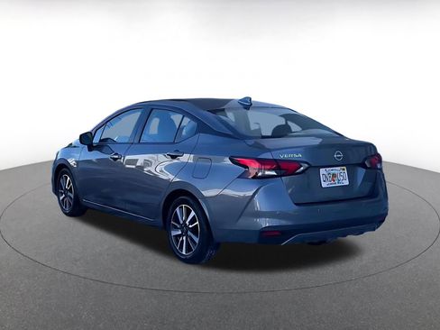 Used 2025 Nissan Versa SV image 9