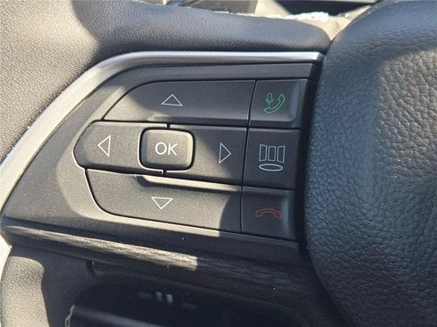 Certified 2024 Jeep Grand Cherokee Altitude AWD/4WD image 36