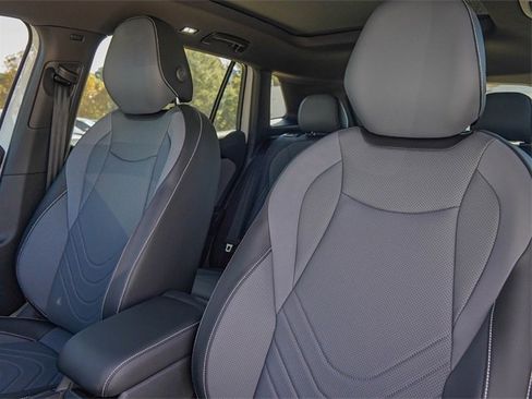 New 2026 Volkswagen Tiguan SE R-Line image 10