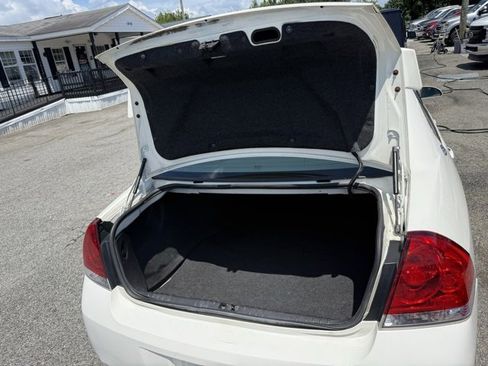 Used 2008 Chevrolet Impala SS w/ Convenience Package image 13