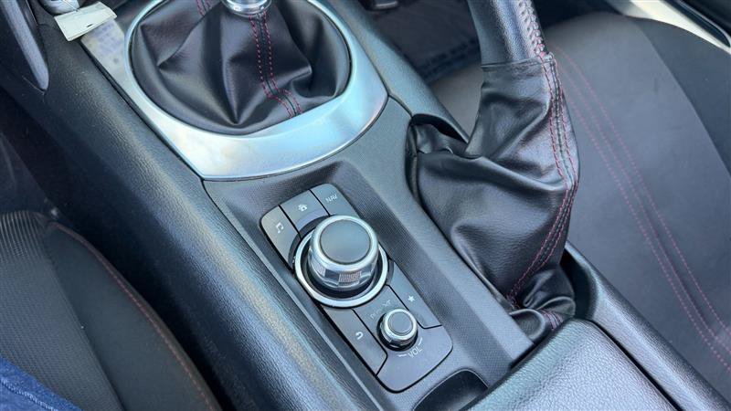 Used 2018 MAZDA MX-5 Miata Club RWD image 24