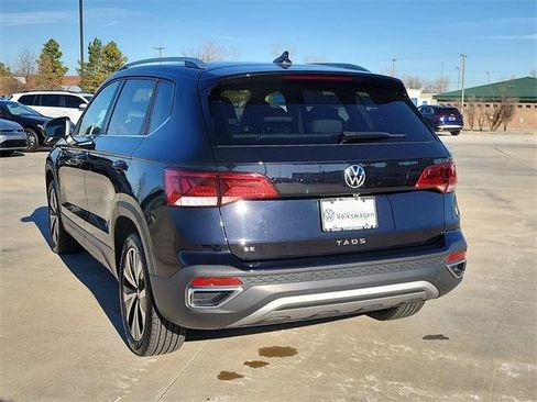 Certified 2024 Volkswagen Taos SE image 3