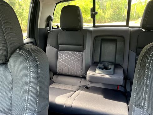 Used 2025 Nissan Frontier SV RWD image 6