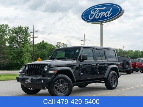 Used 2024 Jeep Wrangler Unlimited Sport AWD/4WD image 1