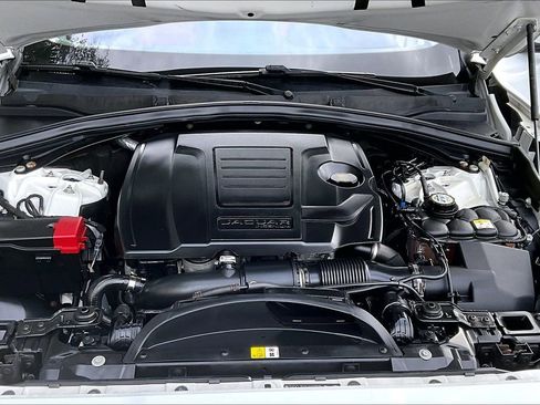 Used 2018 Jaguar F-PACE R-Sport image 31