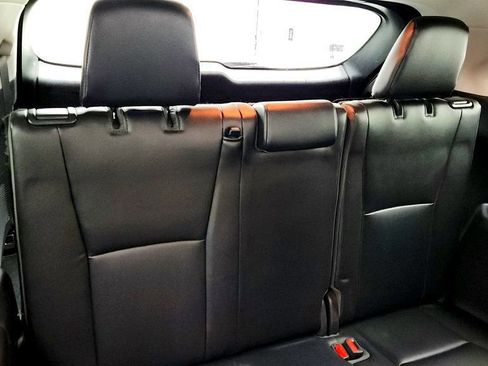 Used 2021 Toyota Highlander XLE image 23