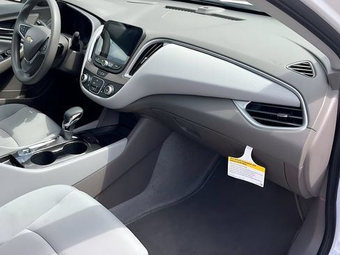 Used 2024 Chevrolet Malibu LS FWD image 30