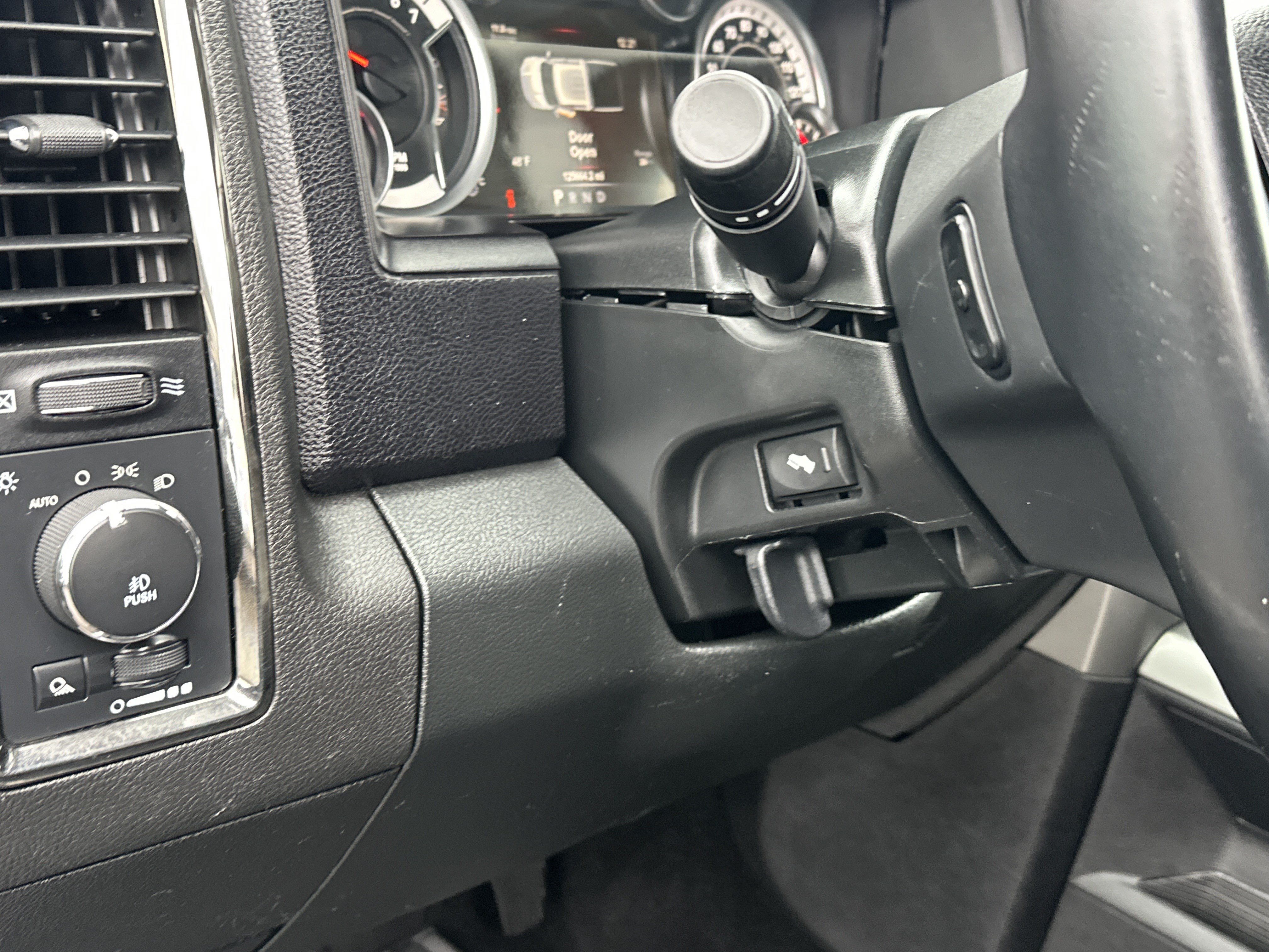 Used 2015 RAM 1500 Sport w/ Sport Premium Group AWD/4WD image 16