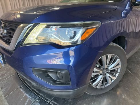 Used 2020 Nissan Pathfinder S image 8