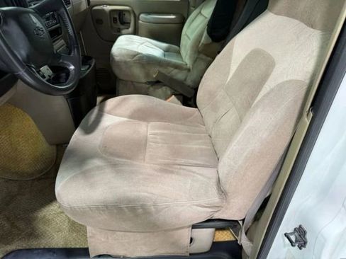 Used 2002 Chevrolet Express 1500 w/ LS Preferred Equipment Group RWD image 16