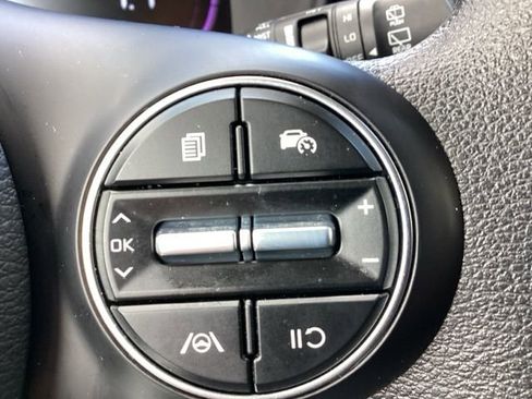 Used 2025 Kia Soul LX w/ LX Technology Package FWD image 17
