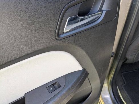 Used 2010 Chevrolet Equinox LT FWD image 27