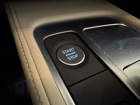 Used 2025 INFINITI QX60 Pure image 11