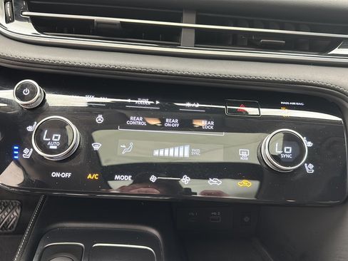 Used 2024 INFINITI QX60 Luxe AWD/4WD image 18