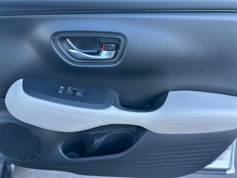 New 2026 Honda HR-V LX image 18