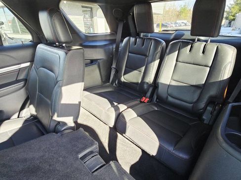 Used 2018 Ford Explorer Sport image 12