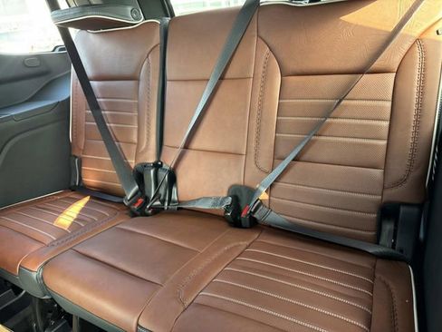 Used 2024 GMC Yukon Denali Ultimate AWD/4WD image 17