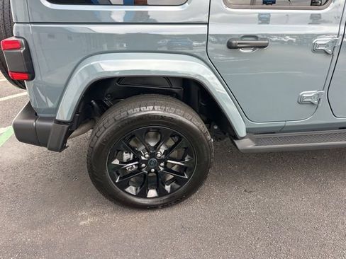 Used 2024 Jeep Wrangler Unlimited Sahara AWD/4WD image 23