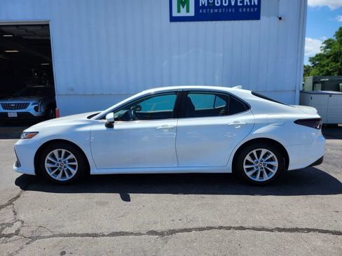 Used 2022 Toyota Camry LE AWD/4WD image 2