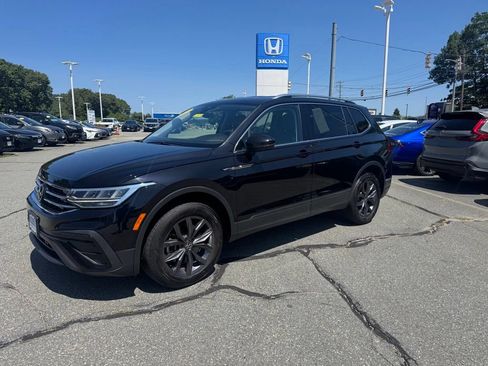 Used 2023 Volkswagen Tiguan SE AWD/4WD image 1