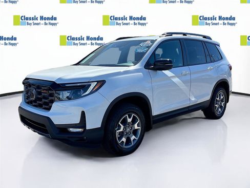 Certified 2023 Honda Passport TrailSport image 3