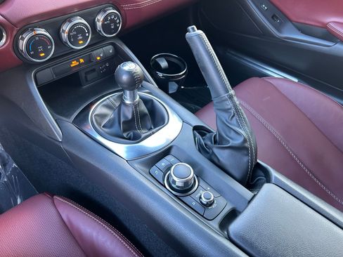 Used 2020 MAZDA MX-5 Miata Grand Touring image 18