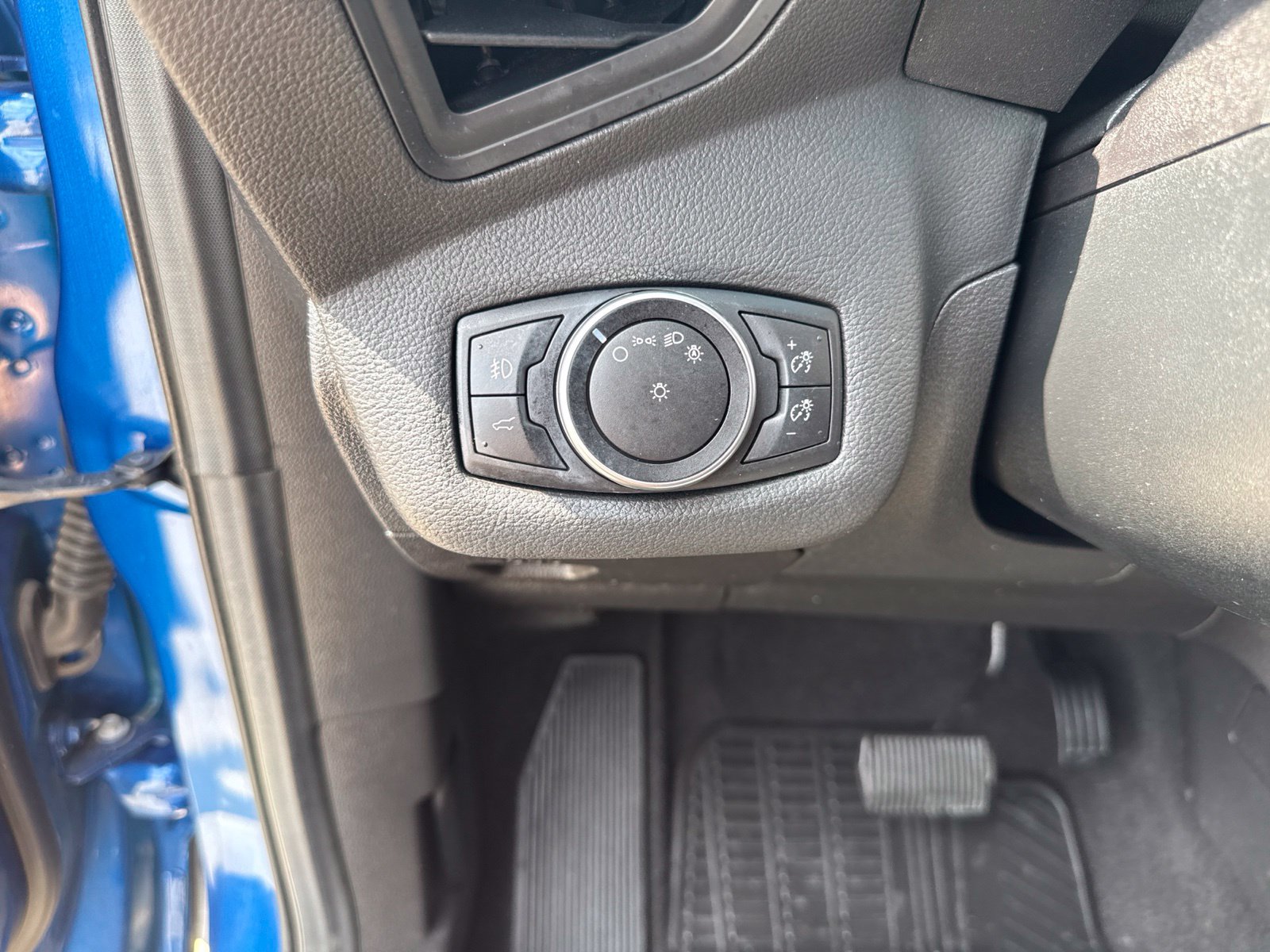 Used 2017 Ford Escape SE w/ Equipment Group 201A FWD image 10