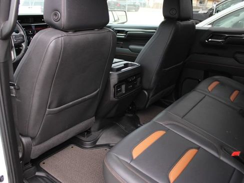 Used 2024 GMC Sierra 1500 AT4 w/ Technology Package AWD/4WD image 23